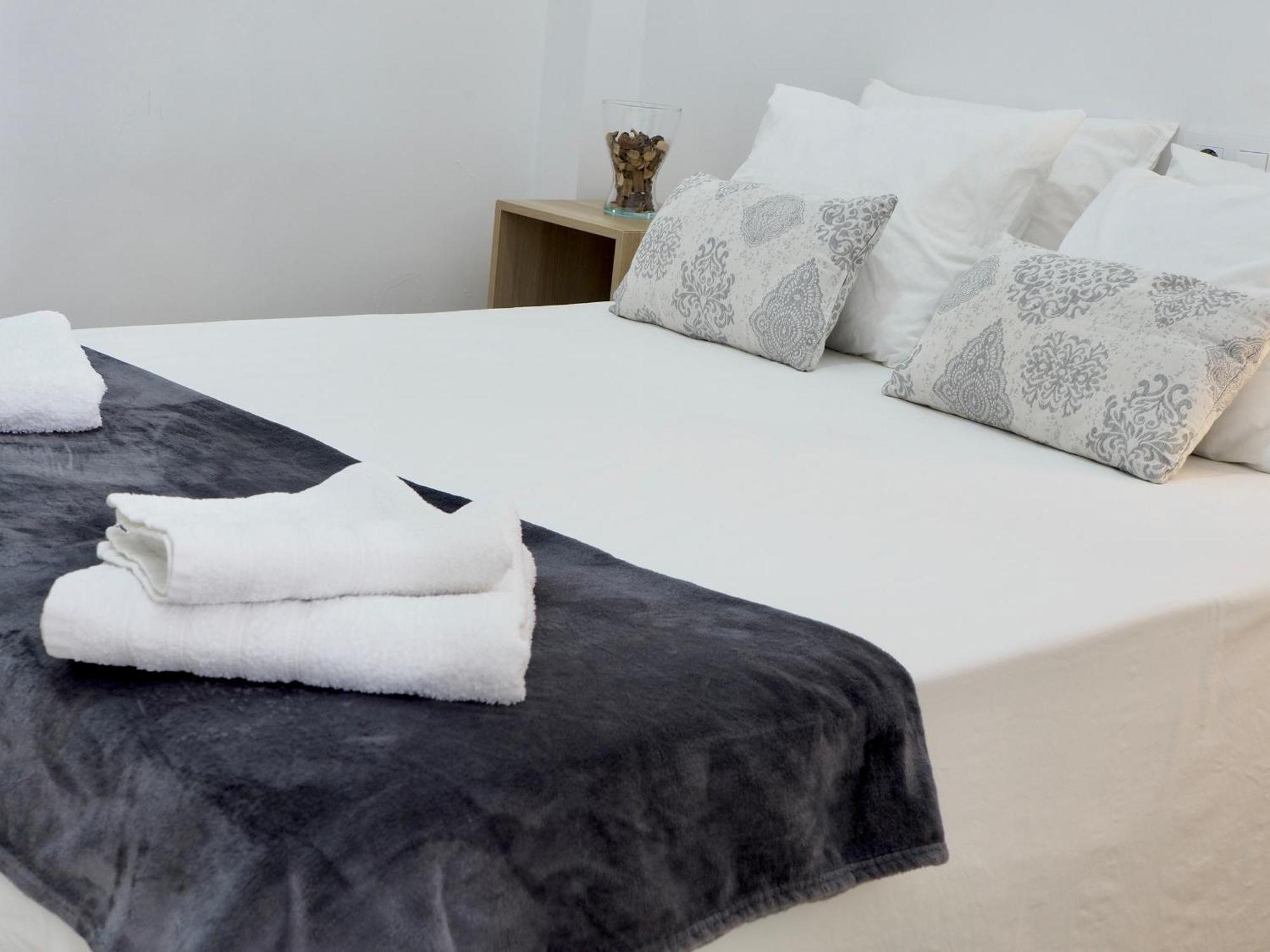 Apartamento Cruz Roja A เซบีญา ภายนอก รูปภาพ